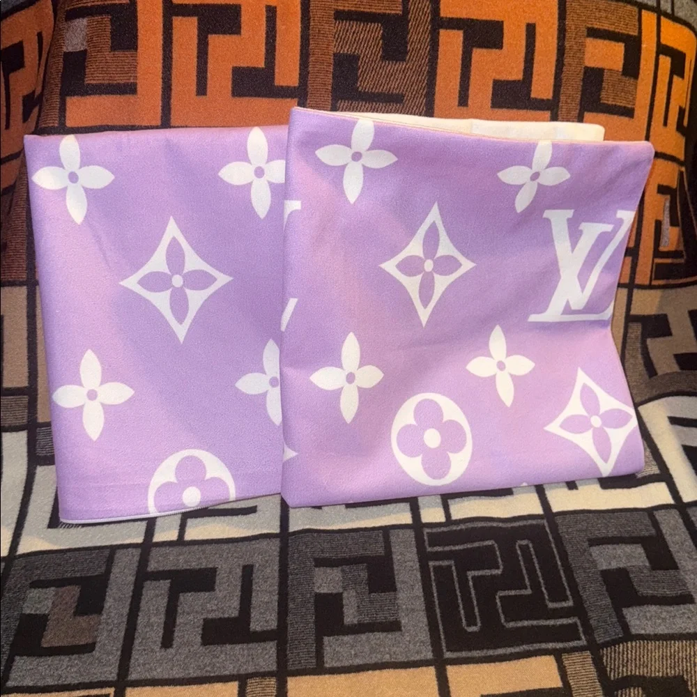 Fashion Louis Vuitton Purple /White Pillowcases - Picture 2 of 4